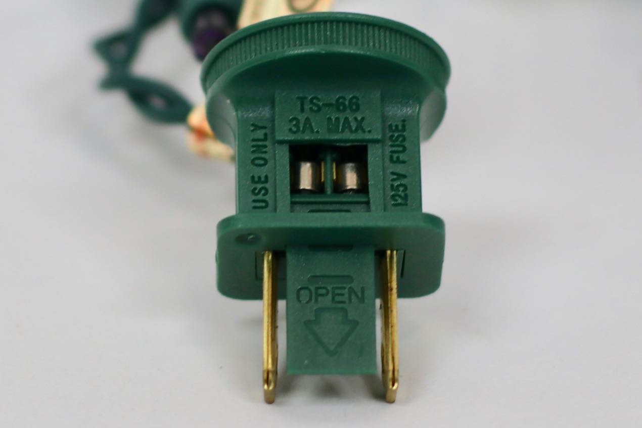 How To Replace The Fuse How to Replace a Fuse - Christmas Light Source Blog