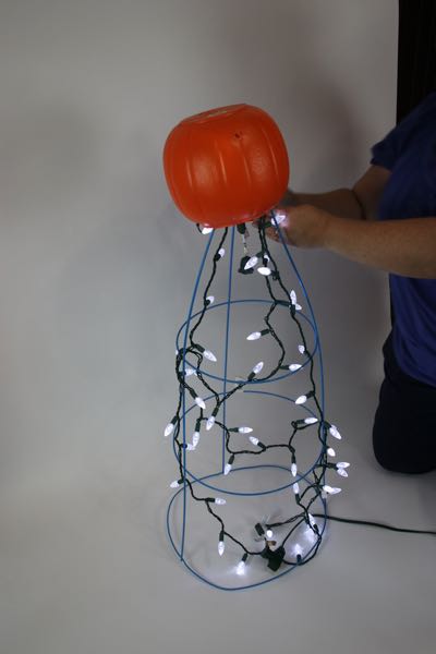 Halloween Crafts with Lights: Tomato Cage Ghost