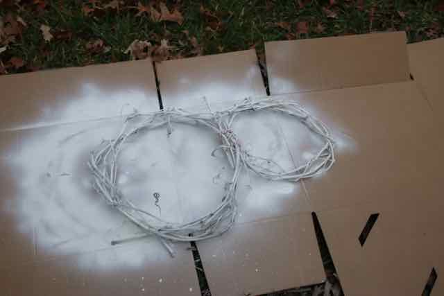Snowman Grapevine Wreath: Light Your Winter Entryway